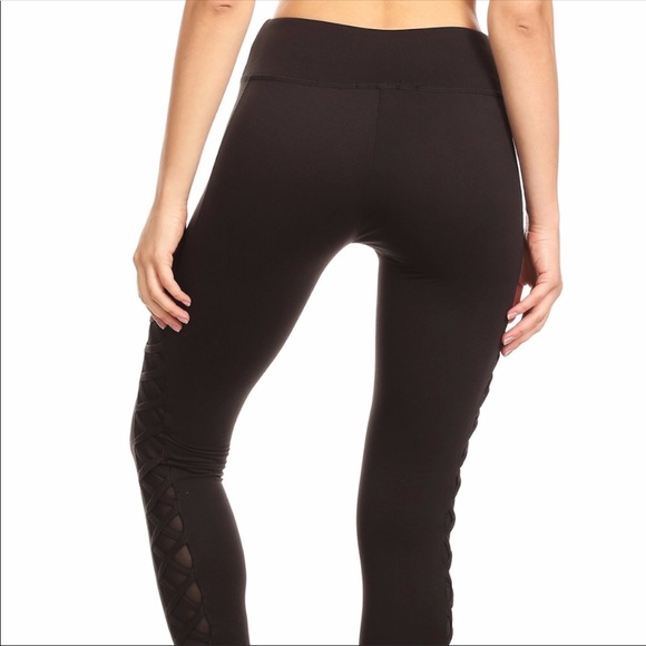 🔥Criss-Cross Mesh Leggings🔥 - Picture 3 of 5